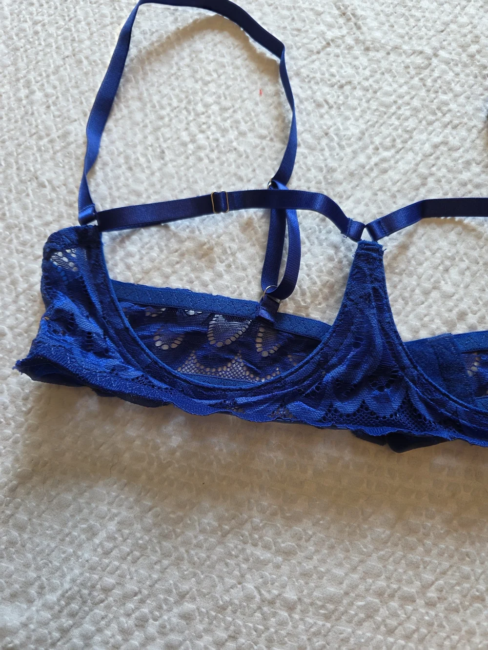 Satin-Trim Lace Underwire Bra in Navy Blue L